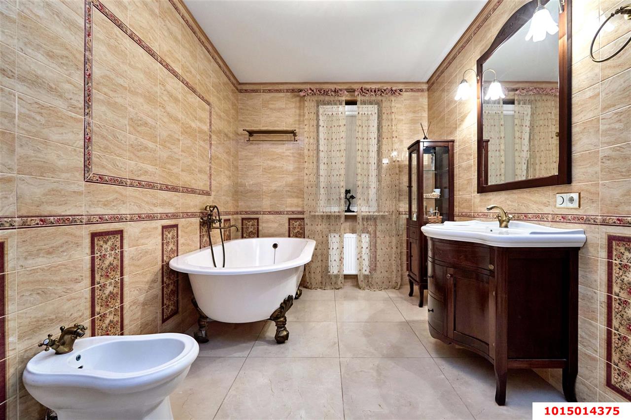 Фото №7: 3-комнатная квартира 140 м² - Краснодар, Прикубанский внутригородской округ, Солнечный, мкр. Фестивальный, ул. Скрябина