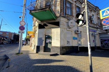 Фото №2: Торговое помещение 18 м² - Краснодар, мкр. Центральный, ул. имени Максима Горького, 111