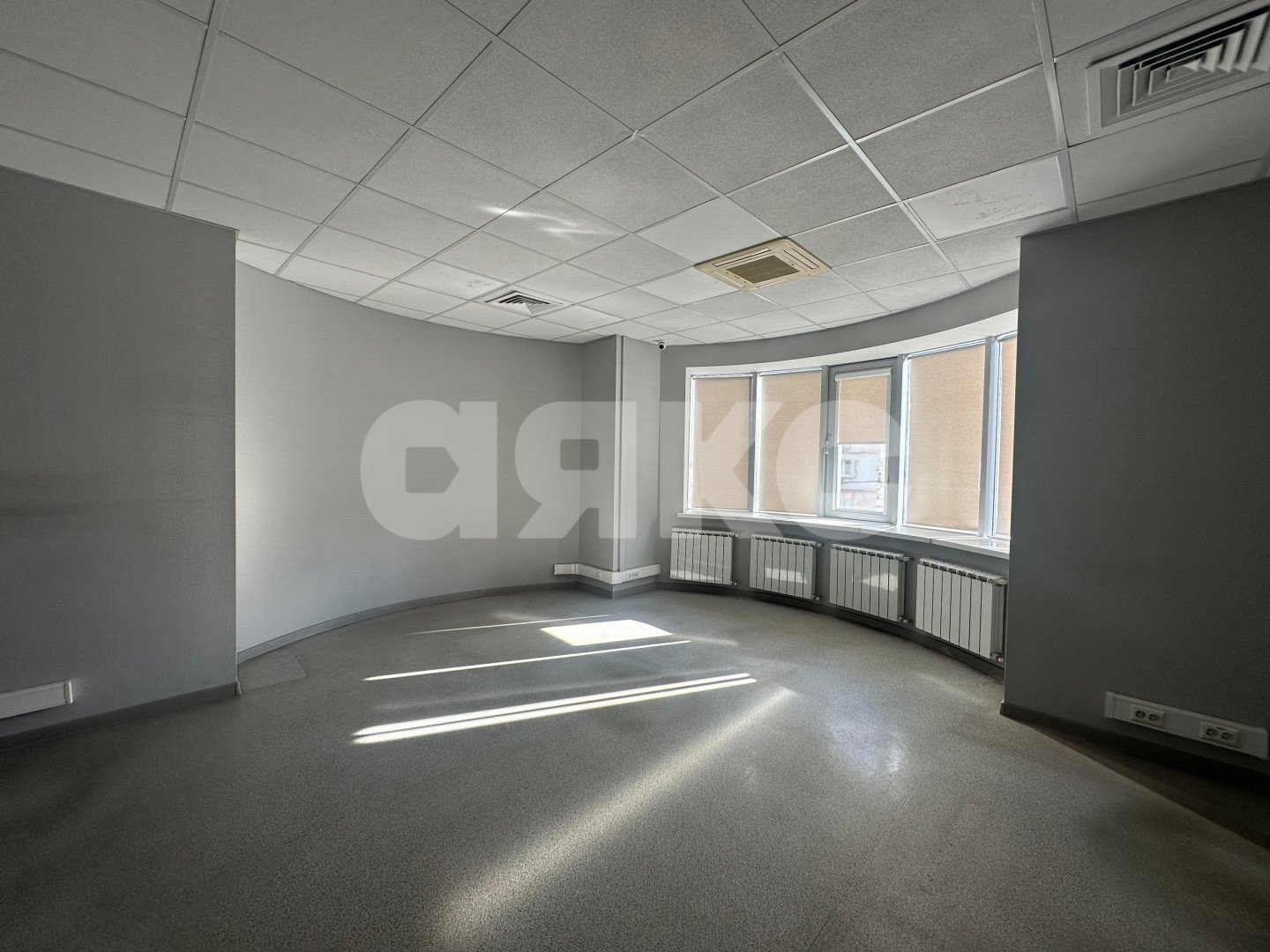 Фото №10: Коммерция 144 м² - Ростов-на-Дону, Кировский, ул. Красноармейская, 129