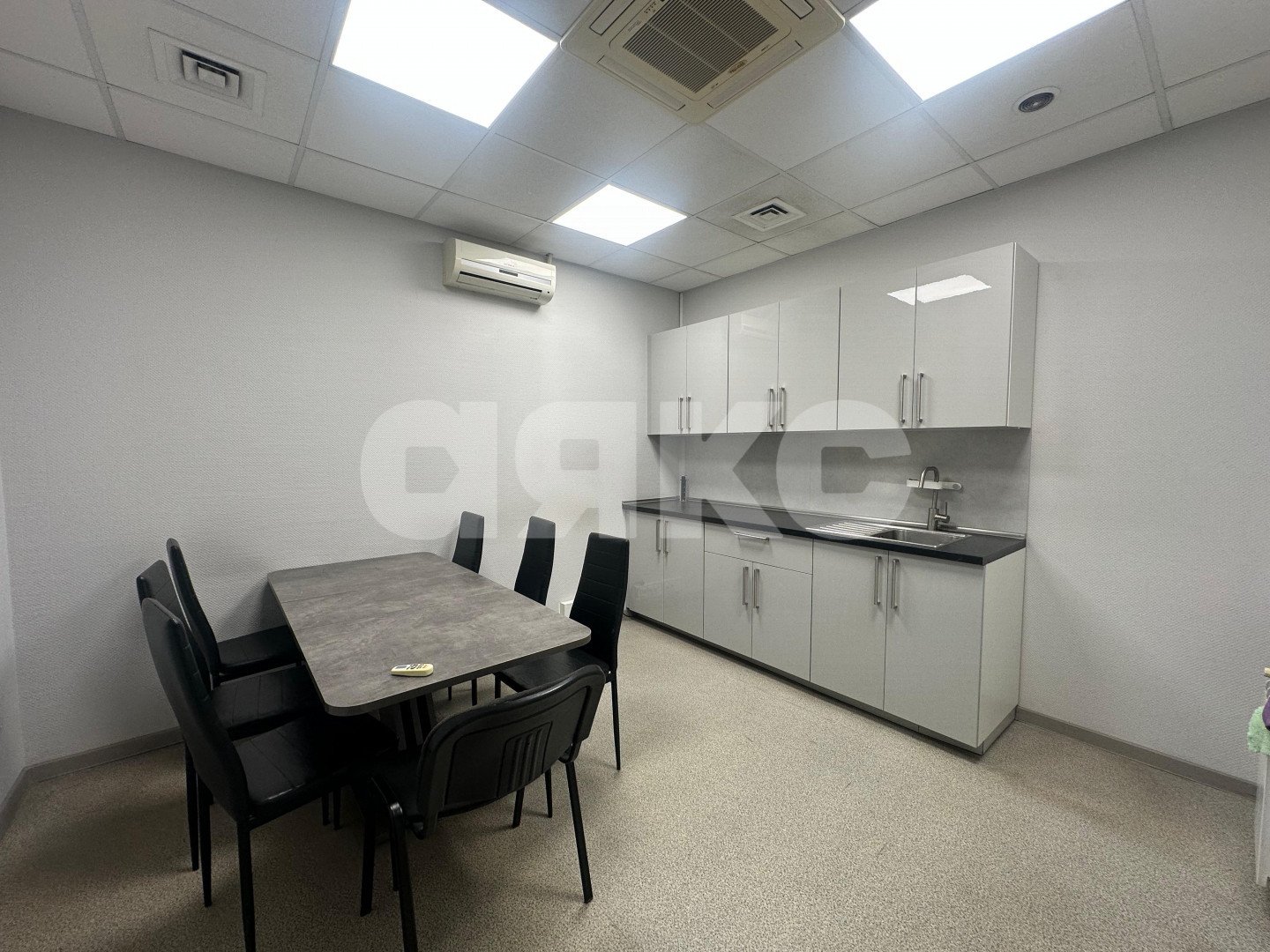 Фото №11: Коммерция 144 м² - Ростов-на-Дону, Кировский, ул. Красноармейская, 129