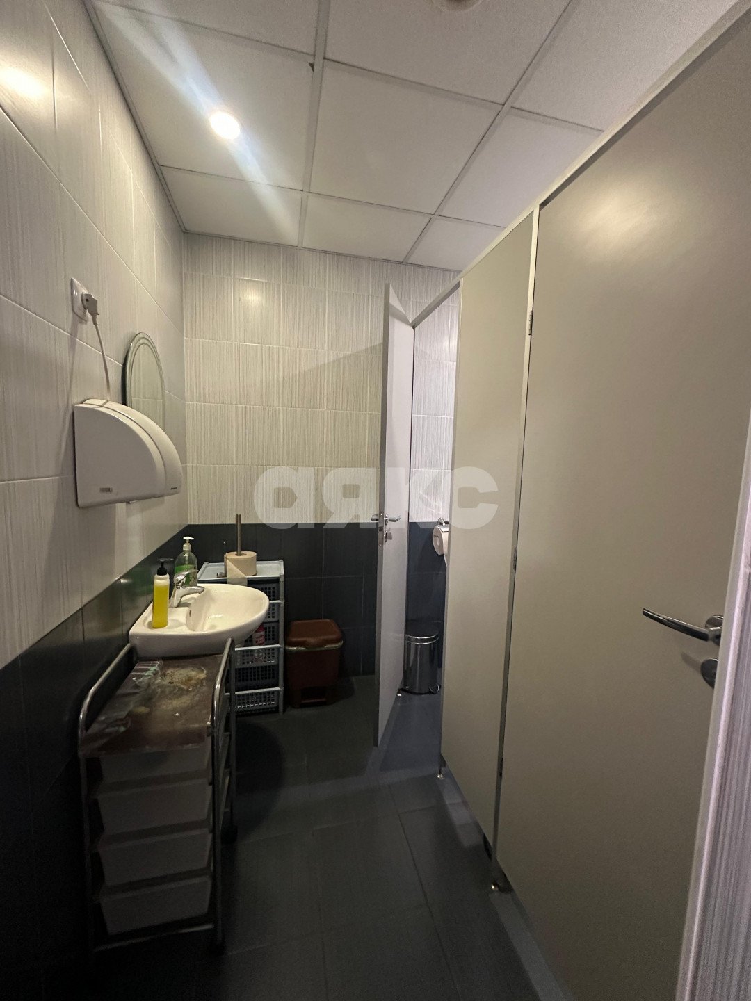 Фото №3: Коммерция 144 м² - Ростов-на-Дону, Кировский, ул. Красноармейская, 129