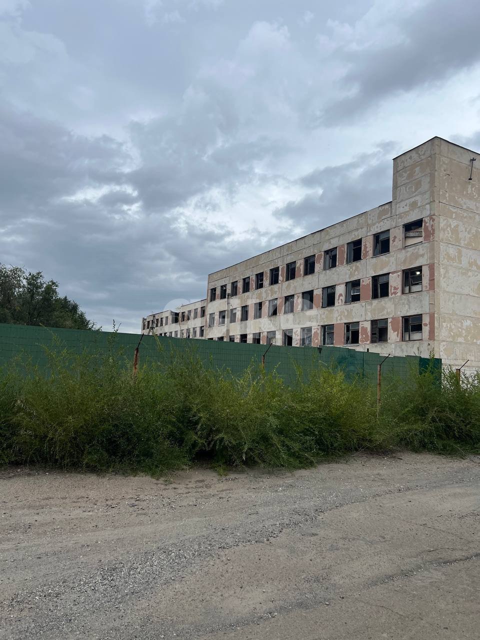 Фото №1: Коммерция 4681 м² - Луганск, Артёмовский