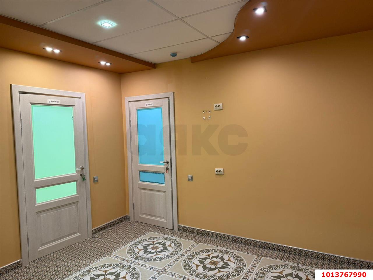 Фото №1: Торговое помещение 108 м² - Краснодар, Московский, ул. имени Николая Семеновича Котлярова, 16