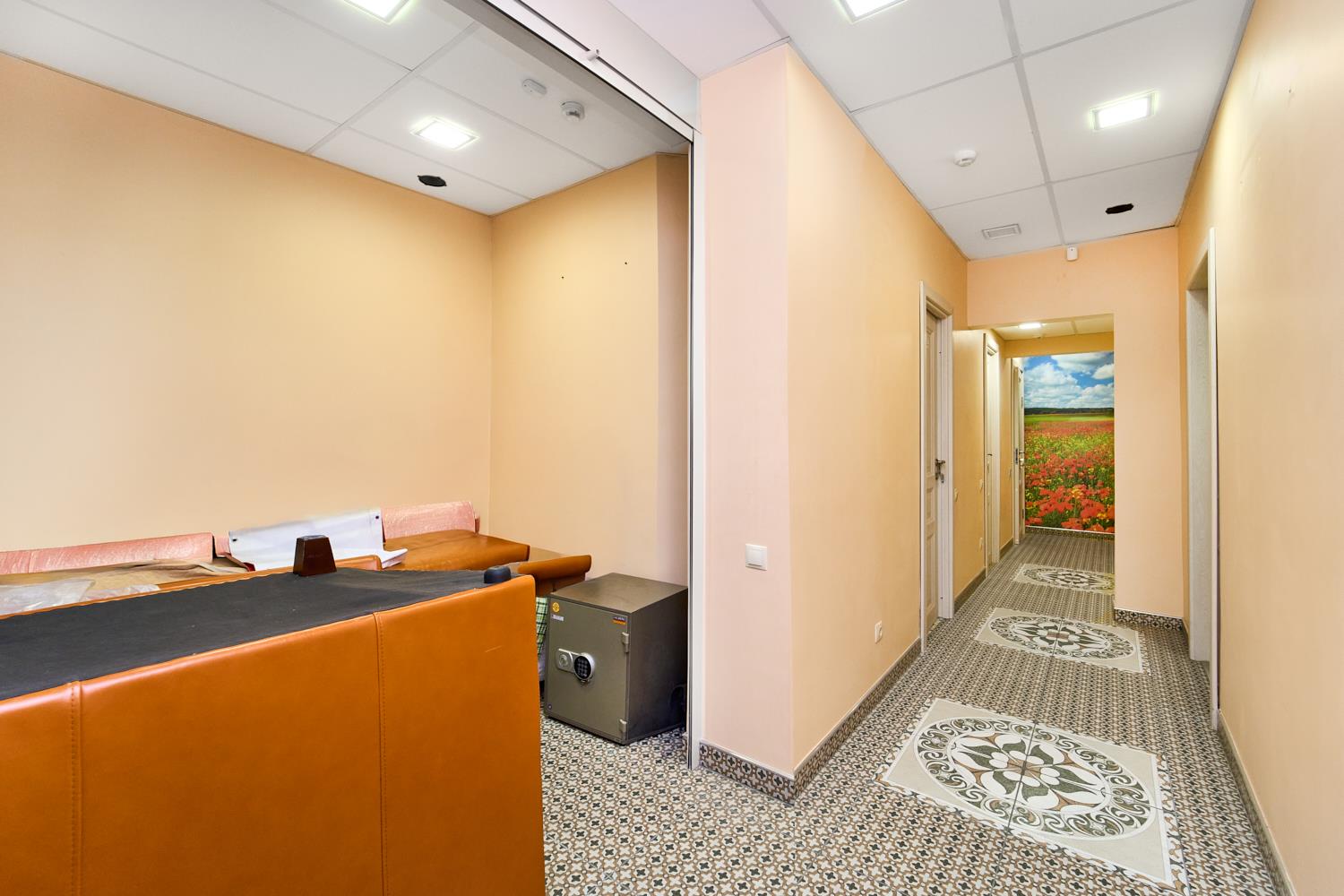 Фото №6: Коммерция 107 м² - Краснодар, Прикубанский внутригородской округ, мкр. Московский, ул. имени Николая Семеновича Котлярова, 16