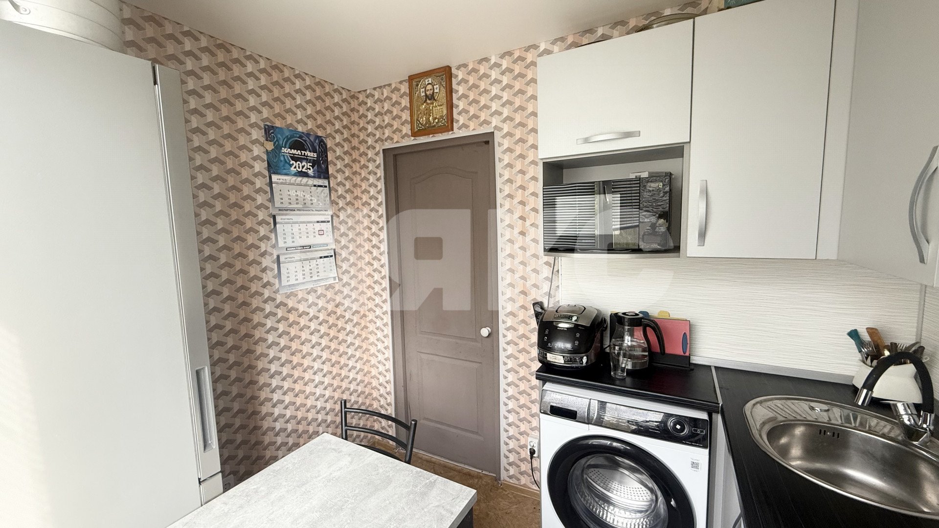 Фото №2: 2-комнатная квартира 43 м² - Нижнекамск, квартал Е, пр-кт Строителей, 3В