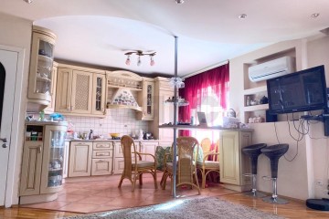 Фото №1: 2-комнатная квартира 82 м² - Краснодар, мкр. Табачная Фабрика, ул. Ипподромная, 53