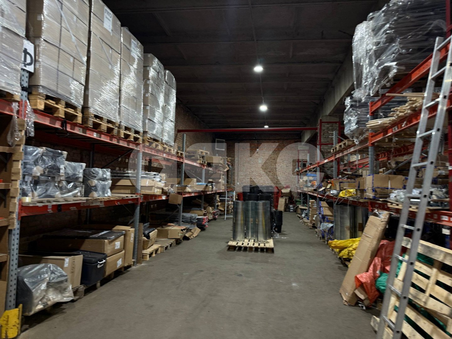 Фото №1: Коммерция 900 м² - Степной, ул. Центральная, 4