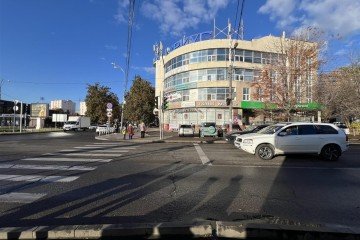 Фото №3: Офисное помещение 98 м² - Краснодар, мкр. Центральный внутригородской округ, ул. имени П.М. Гаврилова, 117