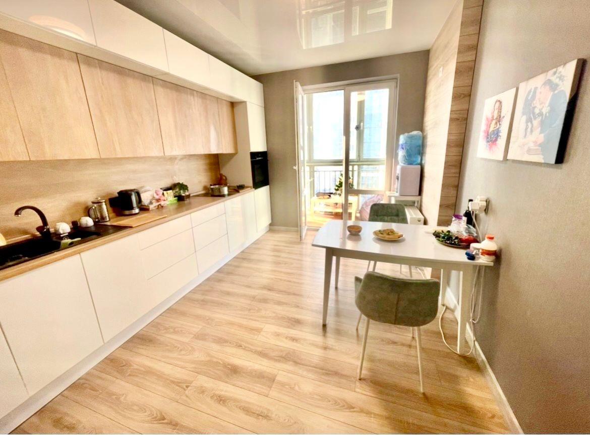 Фото №1: 1-комнатная квартира 47 м² - Краснодар, Карасунский внутригородской округ, мкр. Хлопчато-бумажный Комбинат, ул. Уральская, 75А