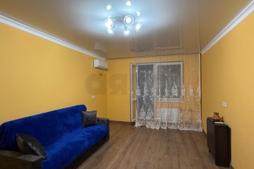 Фото №1: 1-комнатная квартира 45 м² - Краснодар, мкр. Завод Измерительных Приборов, ул. Карякина, 5к1