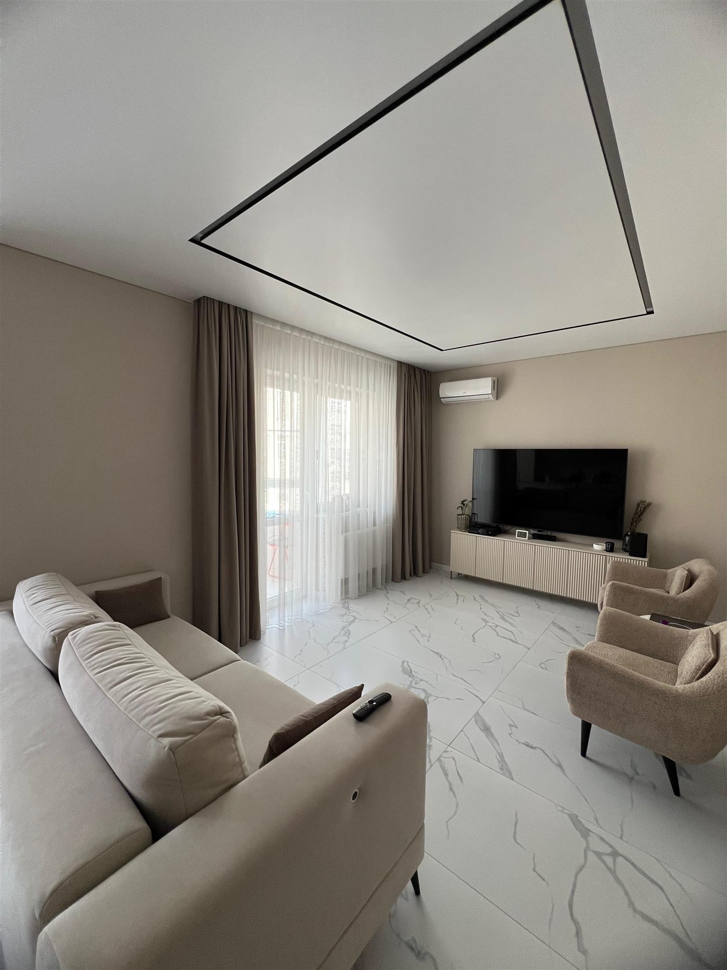 Фото №3: 3-комнатная квартира 106 м² - Краснодар, ЖК Октябрьский, жилой комплекс Центральный, Центральный внутригородской округ, Западный внутригородской округ, мкр. Центральный, ул. Октябрьская, 181/2