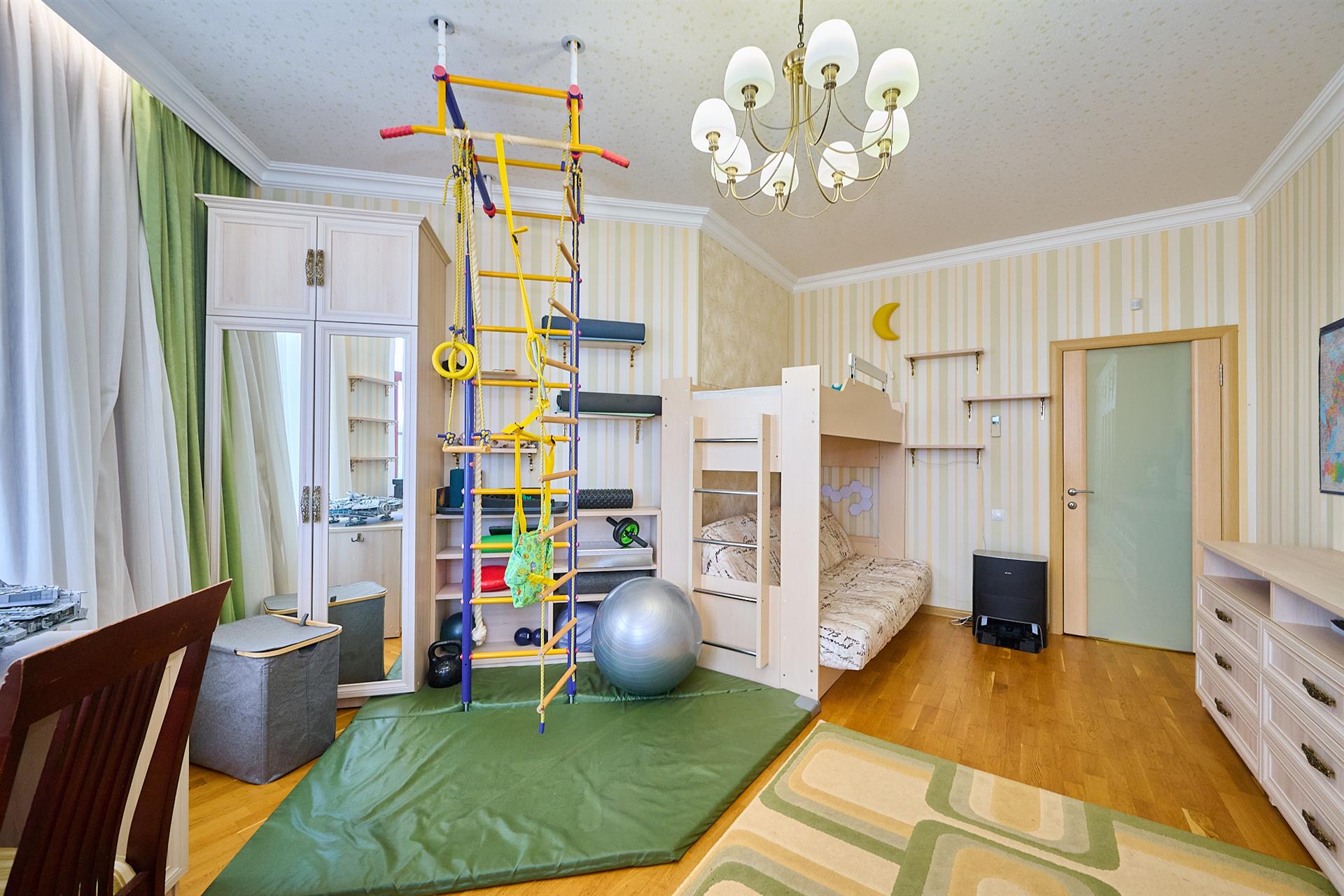 Фото №16: 3-комнатная квартира 137 м² - Краснодар, Центральный внутригородской округ, Западный внутригородской округ, мкр. Центральный, ул. Октябрьская, 74