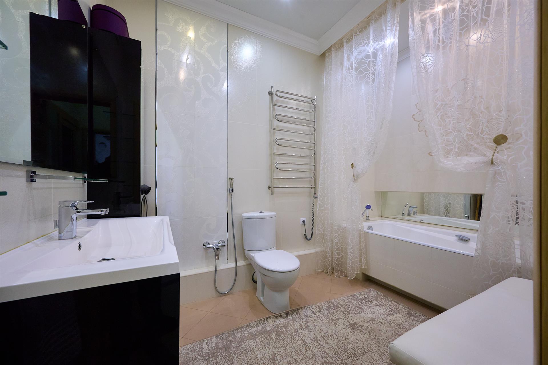 Фото №9: 3-комнатная квартира 137 м² - Краснодар, Центральный внутригородской округ, Западный внутригородской округ, мкр. Центральный, ул. Октябрьская, 74