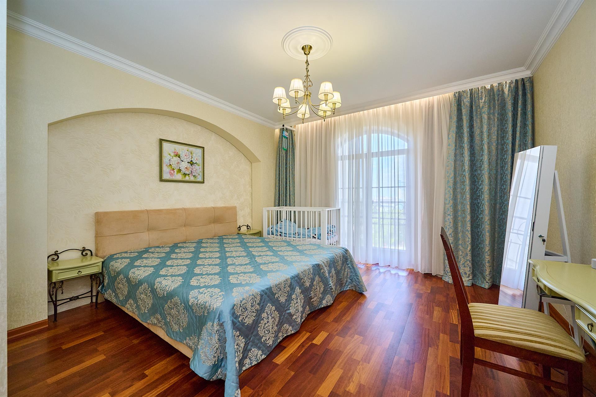 Фото №1: 3-комнатная квартира 137 м² - Краснодар, Центральный внутригородской округ, Западный внутригородской округ, мкр. Центральный, ул. Октябрьская, 74