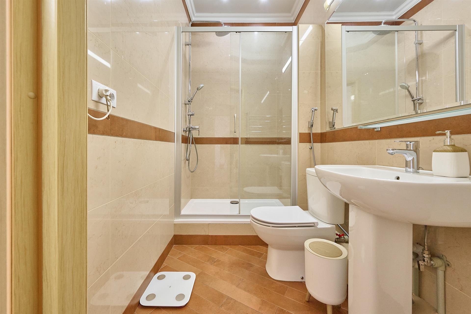 Фото №34: 3-комнатная квартира 137 м² - Краснодар, Центральный внутригородской округ, Западный внутригородской округ, мкр. Центральный, ул. Октябрьская, 74