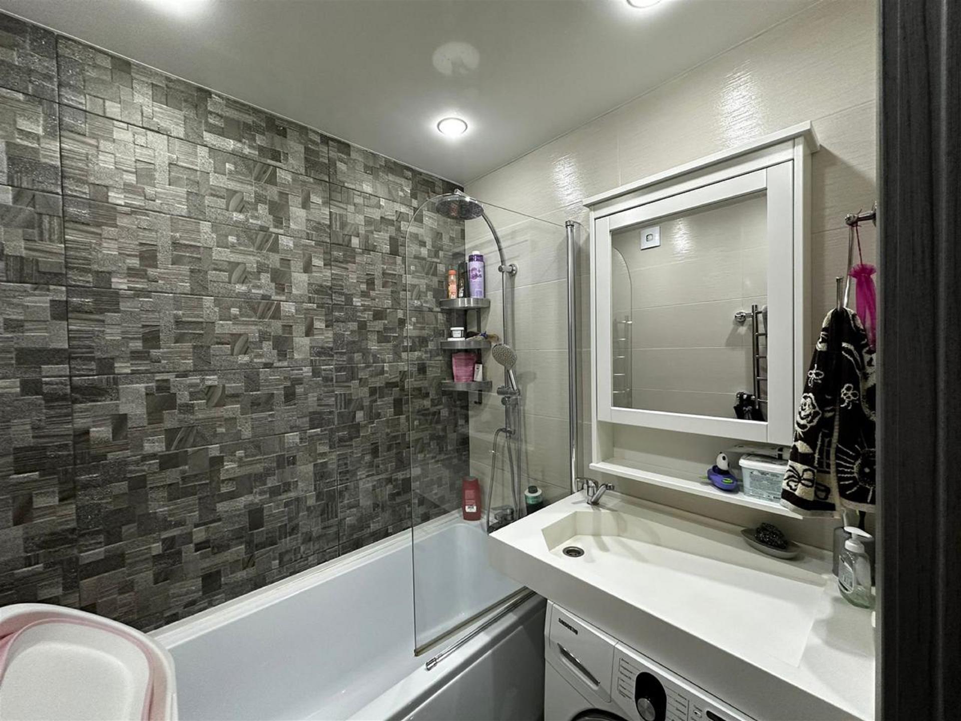 Фото №9: 3-комнатная квартира 74 м² - Краснодар, Прикубанский внутригородской округ, мкр. Военный городок № 109, ул. Кореновская, 73