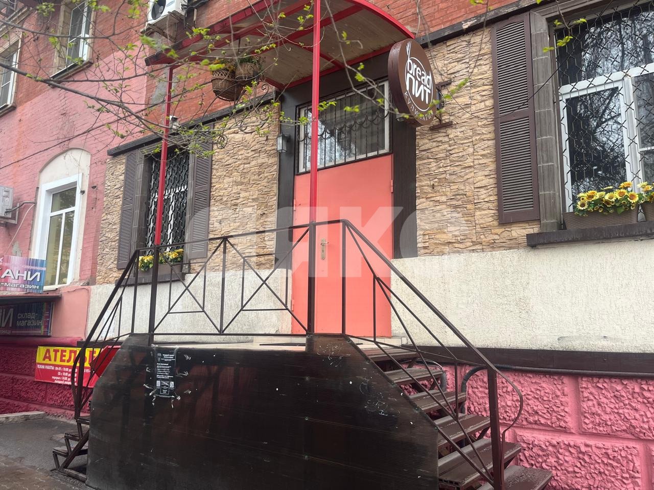 Фото №4: Коммерция 208 м² - Ростов-на-Дону, Сельмаш, ул. Сержантова, 1/106