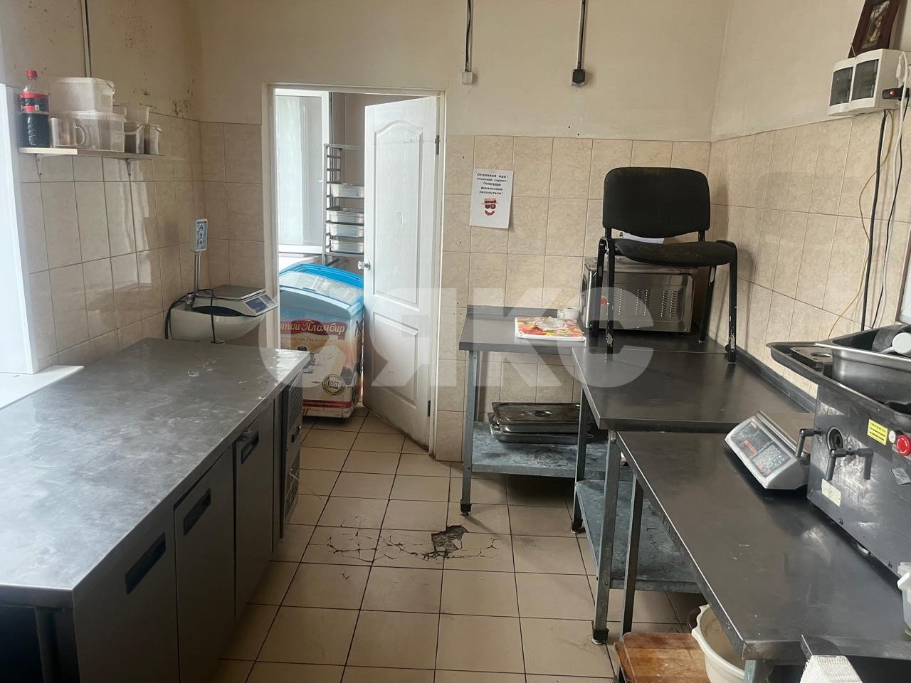 Фото №1: Коммерция 208 м² - Ростов-на-Дону, Сельмаш, ул. Сержантова, 1/106