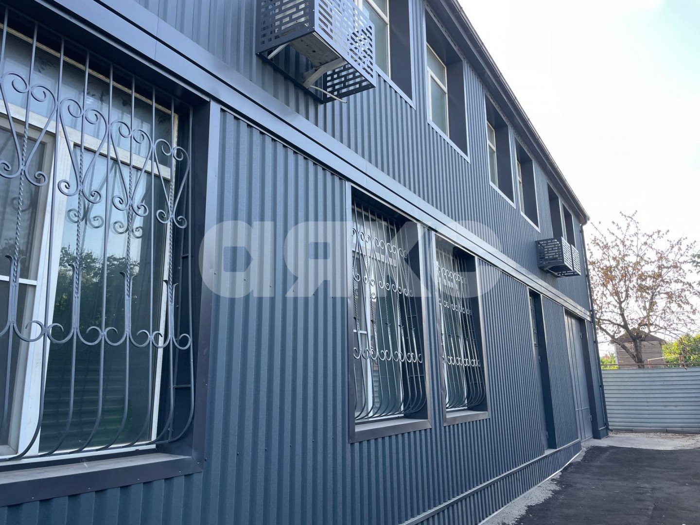 Фото №1: Коммерция 414 м² - Ростов-на-Дону, квартал Змиёвка, ул. Доватора, 102