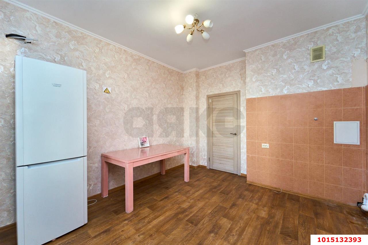 Фото №7: 2-комнатная квартира <span class="whitespace-nowrap">70 м²</span>, <span class="whitespace-nowrap">3/15 эт.</span> - Краснодар, Прикубанский внутригородской округ, Солнечный, мкр. Фестивальный, ул. Яна Полуяна, 39