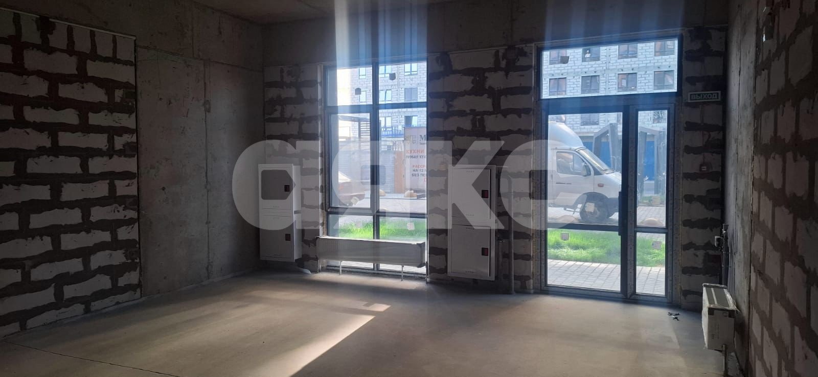 Фото №2: Коммерция 52 м² - Ростов-на-Дону, жилой комплекс Современник, ул. Зорге, 11