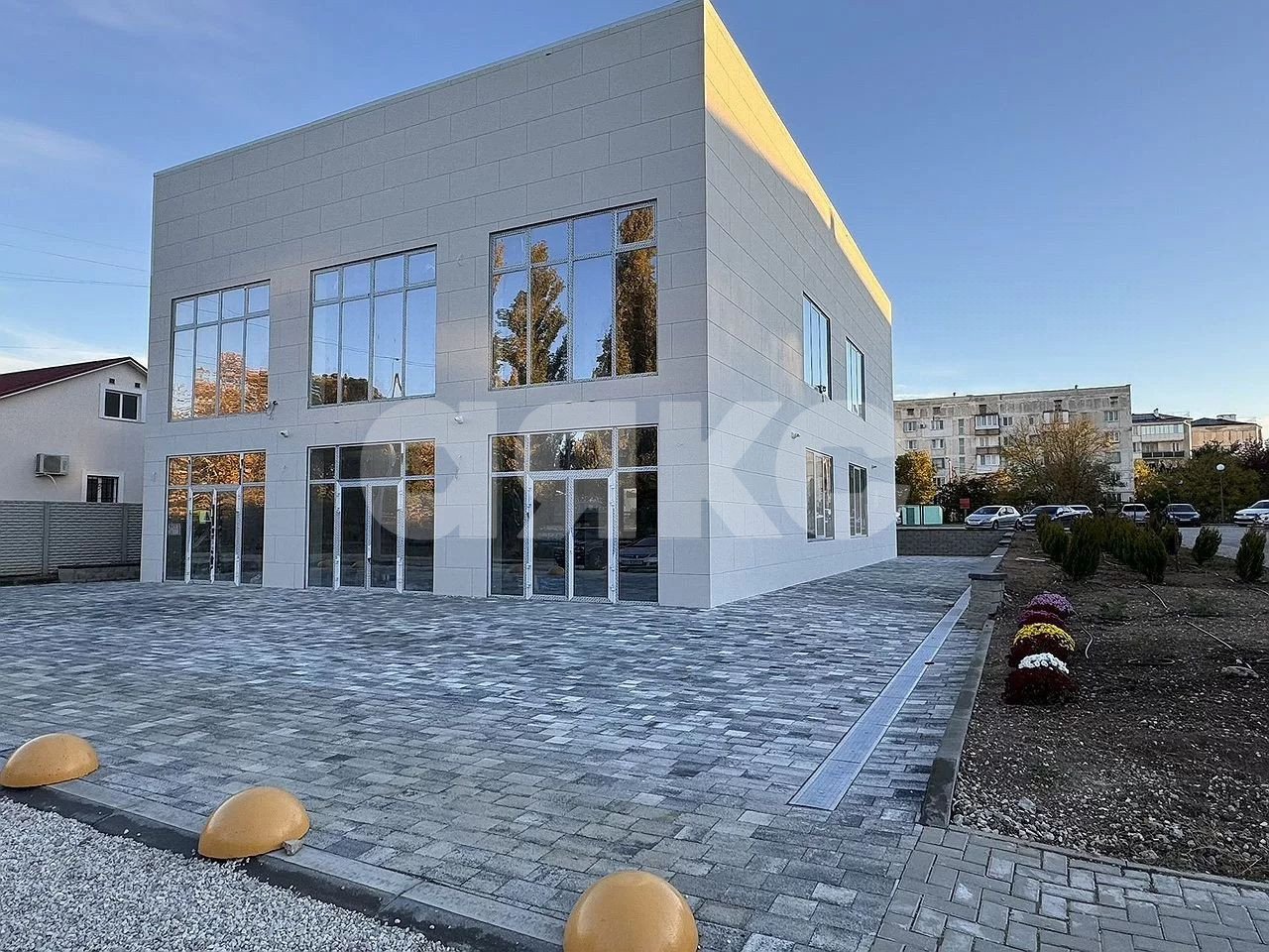 Фото №5: Коммерция 540 м² - Нижнегорский, ул. Гагарина, 4