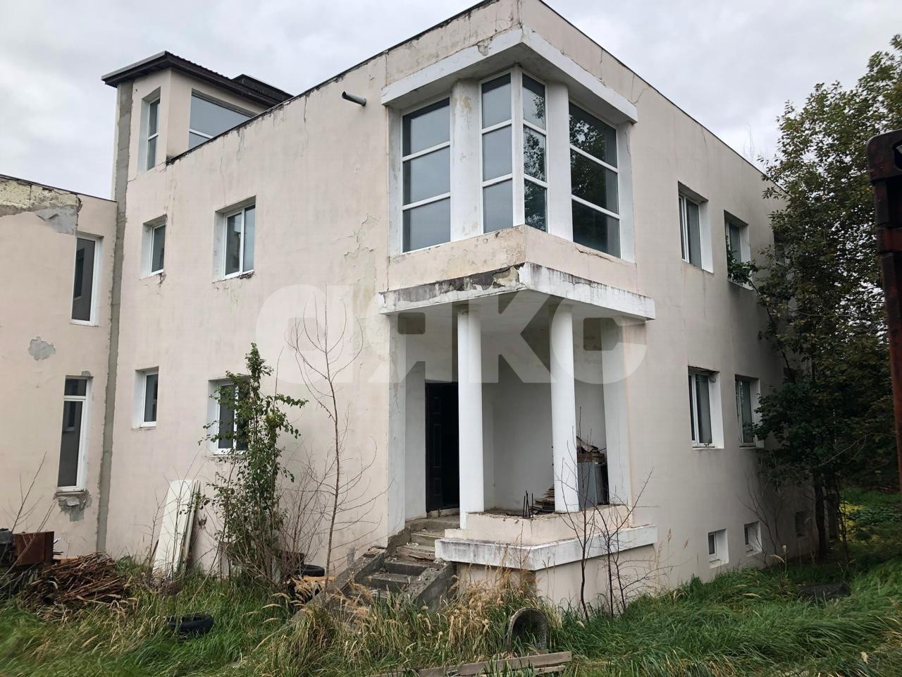 Фото №1: Дом 470 м² + 12 сот. - Ивановское, ул. 2-я линия, 97