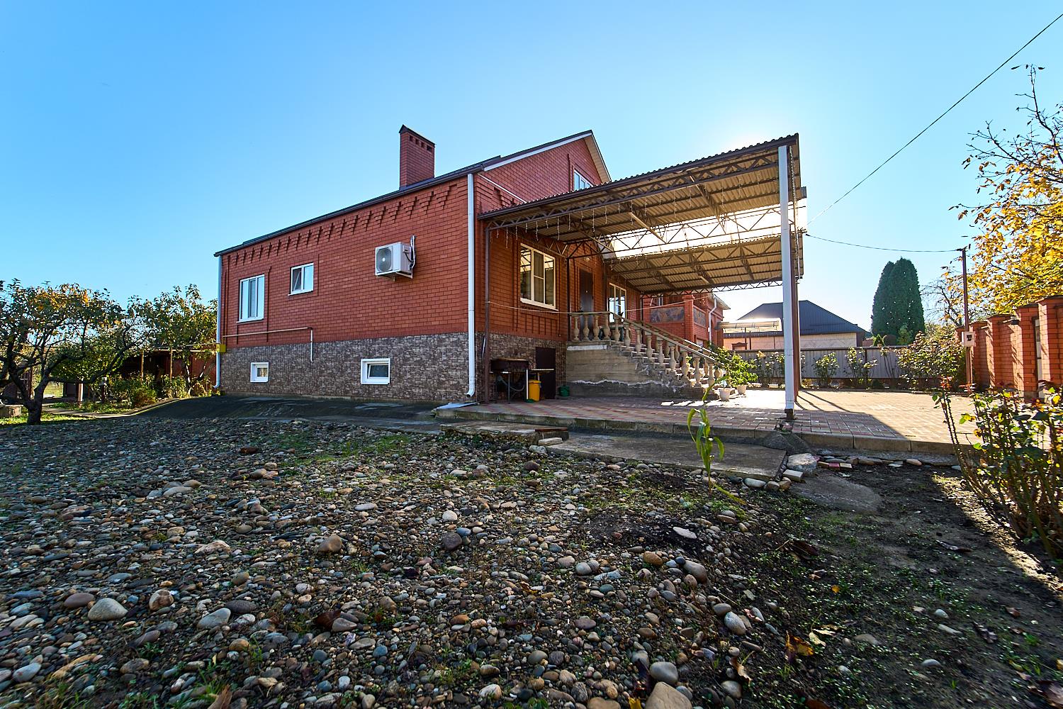 Фото №5: Дом 212 м² + 6.7 сот. - Белореченск, ул. Луценко, 120