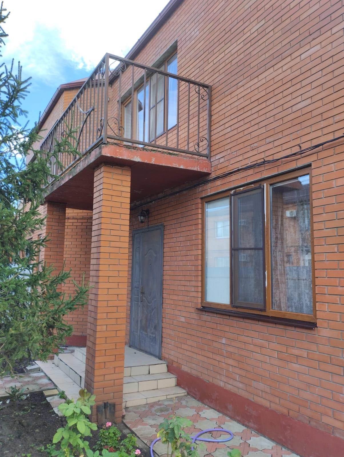 Фото №1: Дом 154 м² + 4 сот. - Новотитаровская, ул. 8 Марта, 25/3