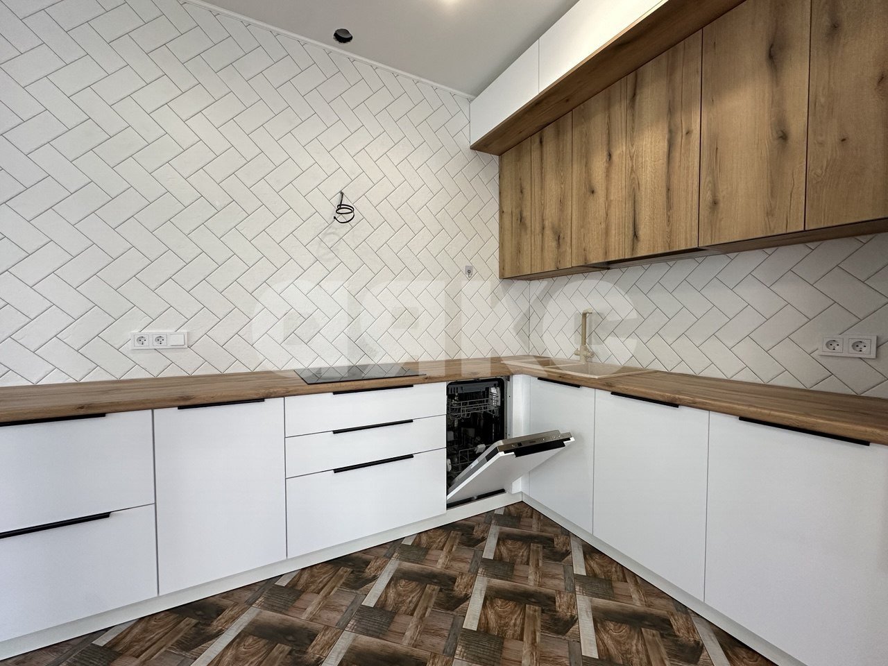 Фото №6: Дуплекс 170 м² + 1.5 сот. - Геленджик, Высокий Берег, ул. Рыбникова, 50к1