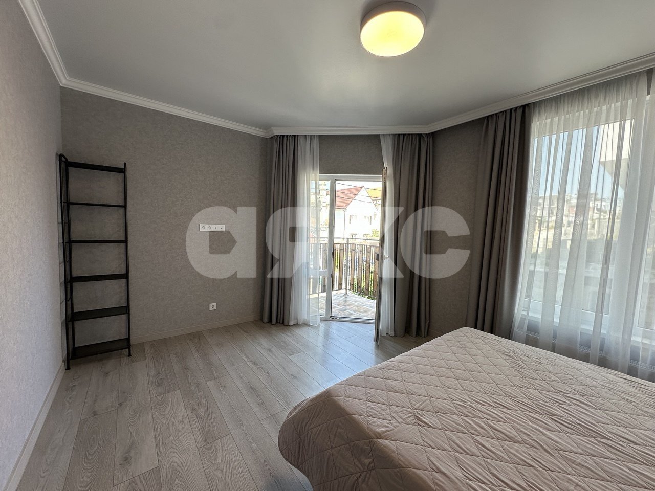 Фото №11: Дуплекс 170 м² + 1.5 сот. - Геленджик, Высокий Берег, ул. Рыбникова, 50к1