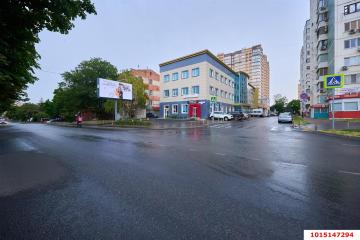 Фото №1: Торговое помещение <span class="whitespace-nowrap">32 м²</span>, <span class="whitespace-nowrap">1/3 эт.</span> - Краснодар, мкр. Фестивальный, ул. Рашпилевская, 323