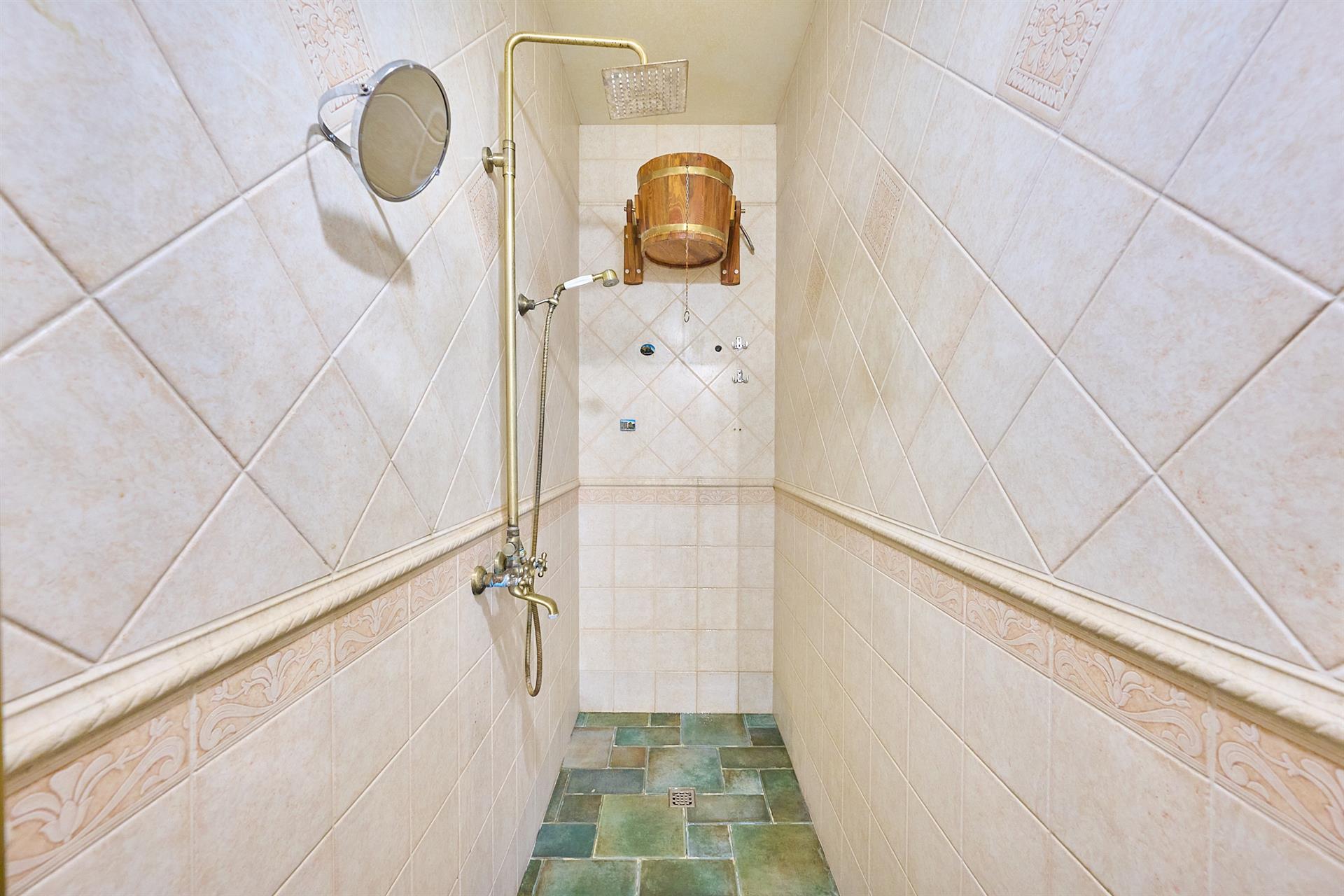 Фото №27: Дом 229 м² + 7.25 сот. - Краснодар, Прикубанский внутригородской округ, мкр. Сады Калинина, ул. Средняя, 32/5