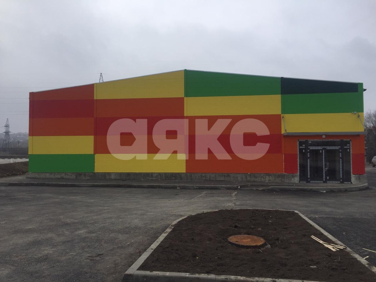 Фото №1: Коммерция 1000 м² - Новочеркасск, Хотунок, ул. Гагарина, 2Б