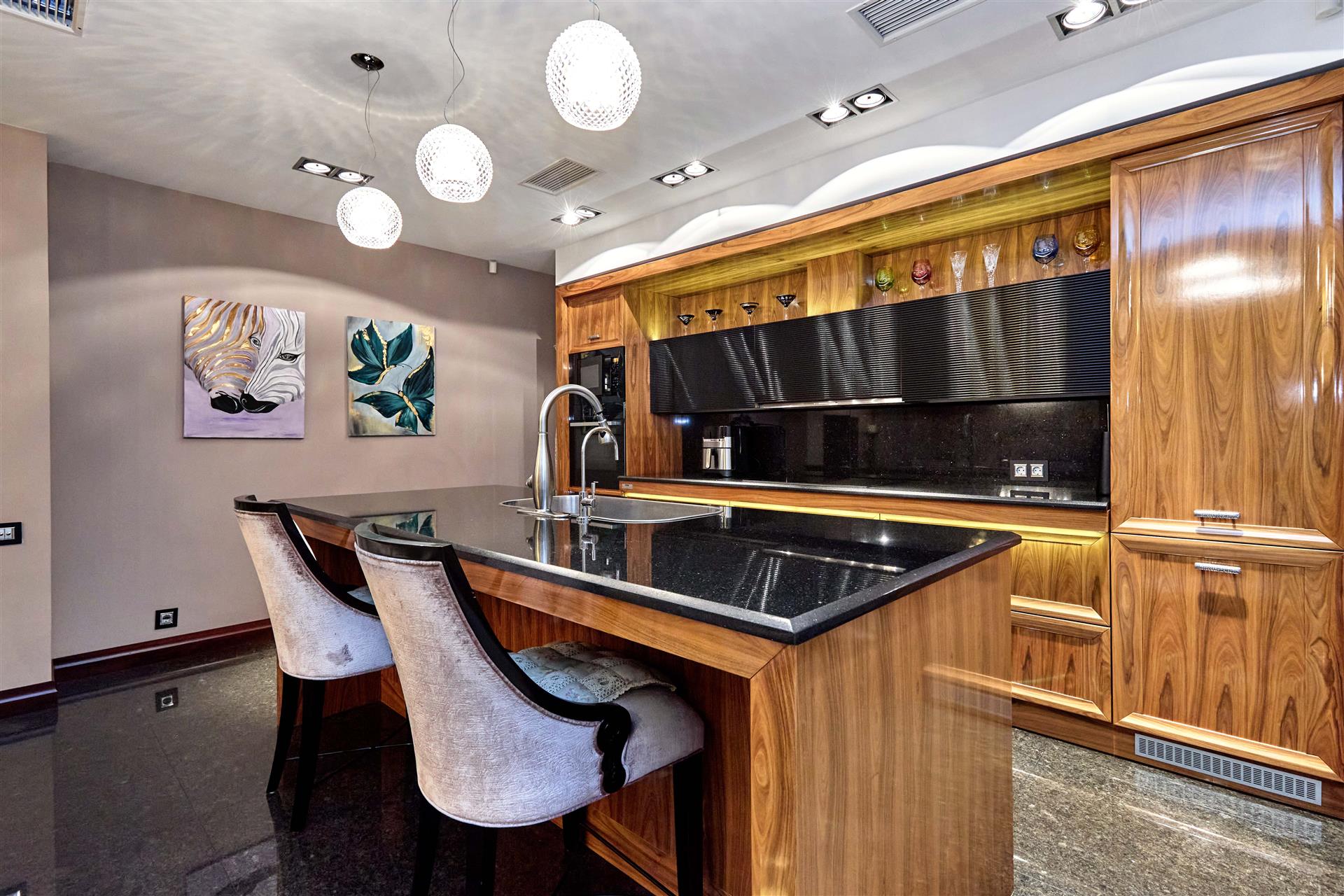 Фото №1: Пентхаус 198 м² - Краснодар, Западный внутригородской округ, Горгаз, Центральный внутригородской округ, мкр. Центральный, ул. Красина, 9/1