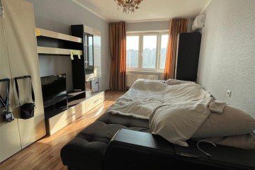 Фото №1: 2-комнатная квартира 60 м² - Краснодар, мкр. Завод Измерительных Приборов, ул. Зиповская, 48