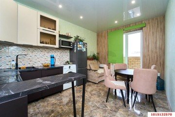 Фото №1: 2-комнатная квартира 69 м² - Краснодар, мкр. Музыкальный, ул. имени Сергея Есенина, 110к1