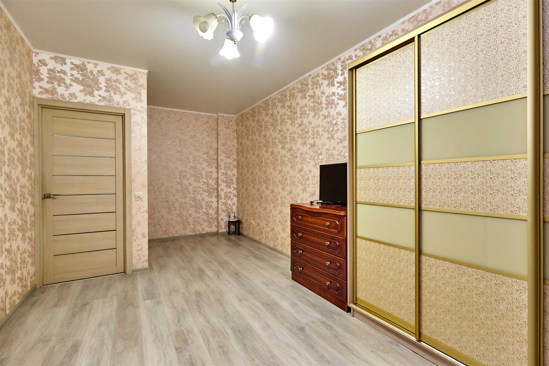 Фото №6: 1-комнатная квартира 37 м² - Краснодар, Прикубанский внутригородской округ, Завод Радиоизмерительных Приборов, мкр. имени Петра Метальникова, ул. Петра Метальникова, 28