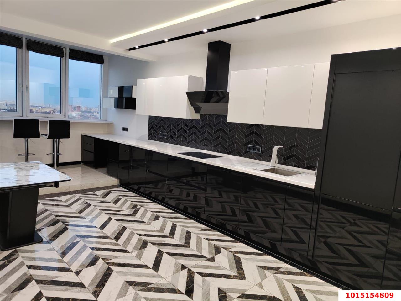 Фото №1: 3-комнатная квартира 97 м² - Краснодар, Центральный, ул. Кубанская Набережная, 39