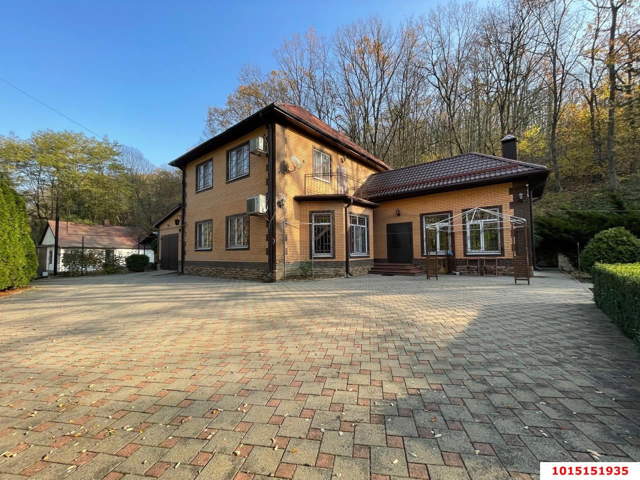 Фото №1: Дом 201 м² + 14 сот. - Ильский, ул. Кавказская, 13