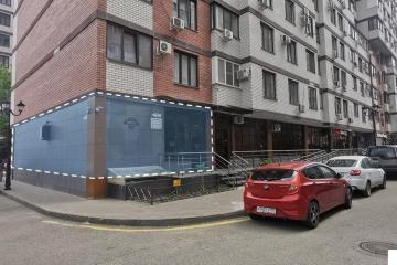 Фото №1: Торговое помещение 84 м² - Краснодар, мкр. ЖК Привилегия, ул. Селезнёва, 4/15к1