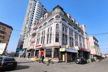 Фото №4: Офисное помещение 730 м² - Краснодар, мкр. жилой комплекс Версаль, ул. Черниговская, 1