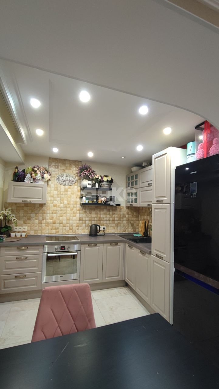 Фото №2: 2-комнатная квартира 55 м² - Волгоград, Семь Ветров, ул. 8-й Воздушной Армии, 10А