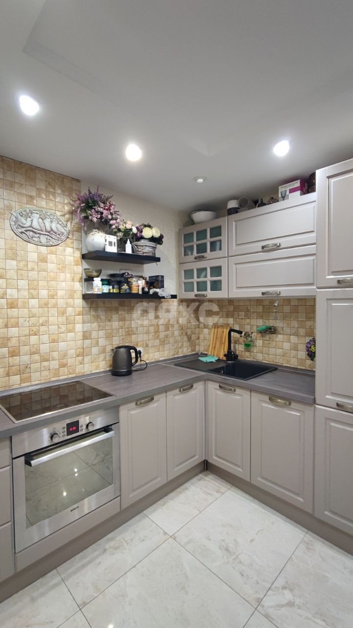 Фото №1: 2-комнатная квартира 55 м² - Волгоград, Семь Ветров, ул. 8-й Воздушной Армии, 10А