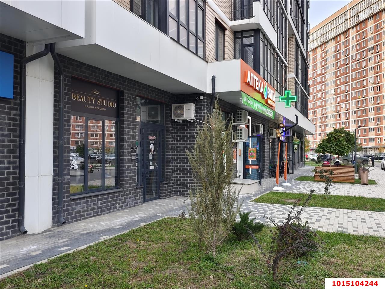 Фото №2: Торговое помещение 34 м² - Краснодар, жилой комплекс Самолёт-3, ул. Константина Гондаря, 91