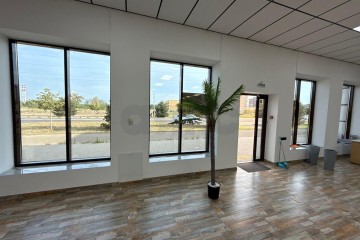 Фото №2: Торговое помещение 422 м² - Кропоткин, мкр. Октябрьский, ул. Чехова