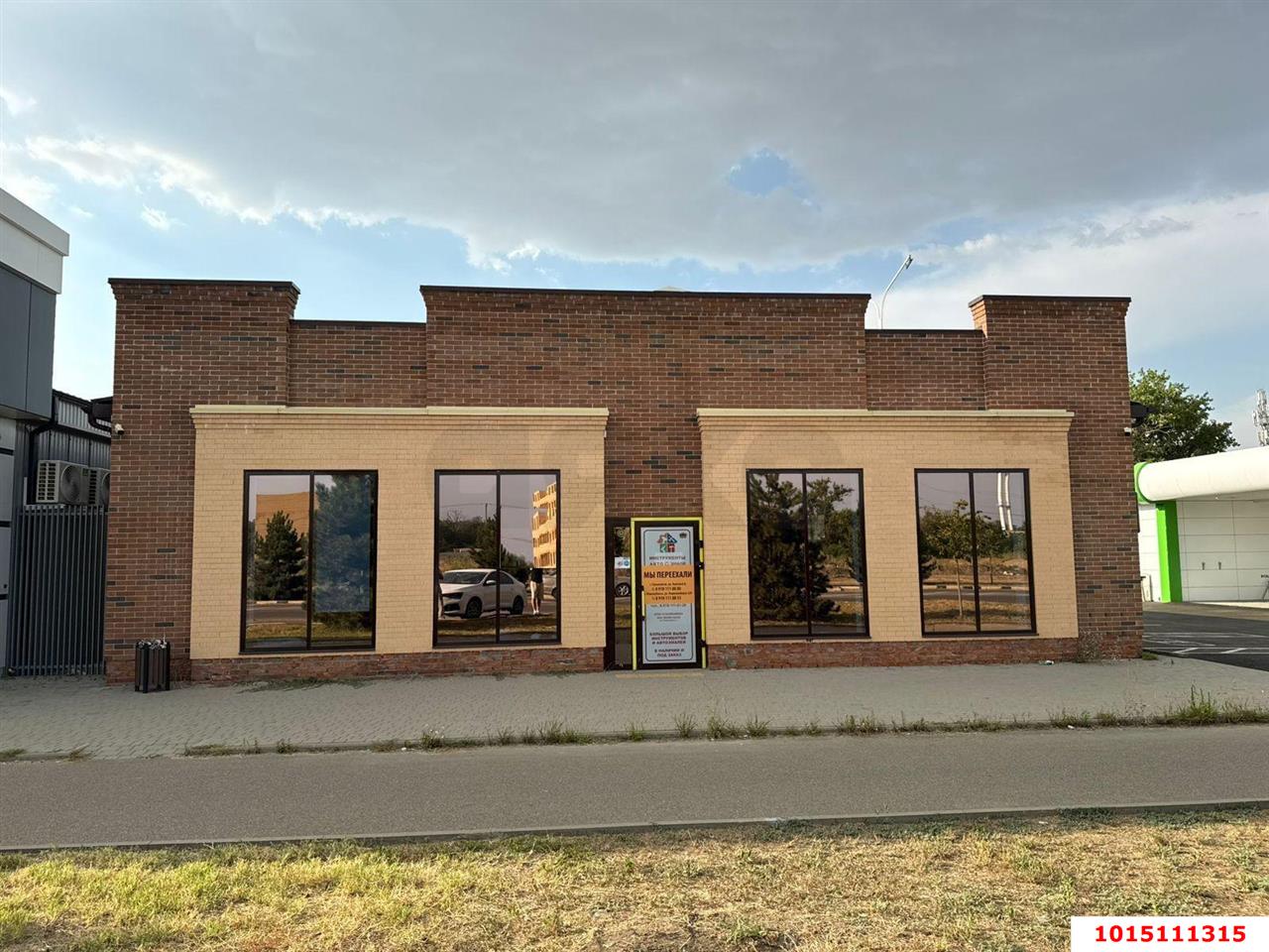 Фото №1: Торговое помещение 422 м² - Кропоткин, Октябрьский, ул. Чехова