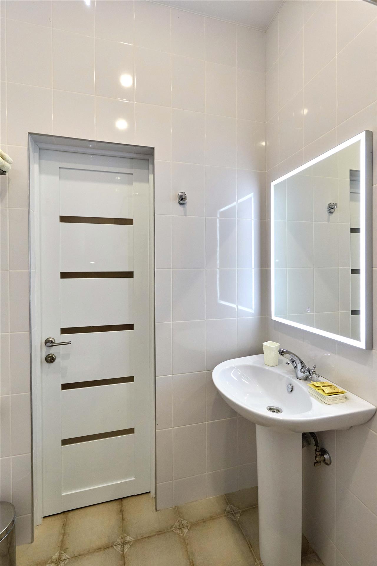 Фото №15: Коммерция 1931 м² - Новомихайловский, мкр. Лесной, ул. Мира, 86