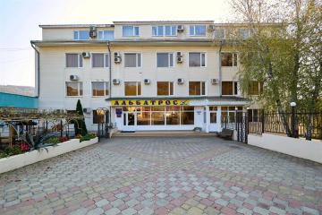 Фото №1: Коммерция 1931 м² - Новомихайловский, мкр. Лесной, ул. Мира, 86