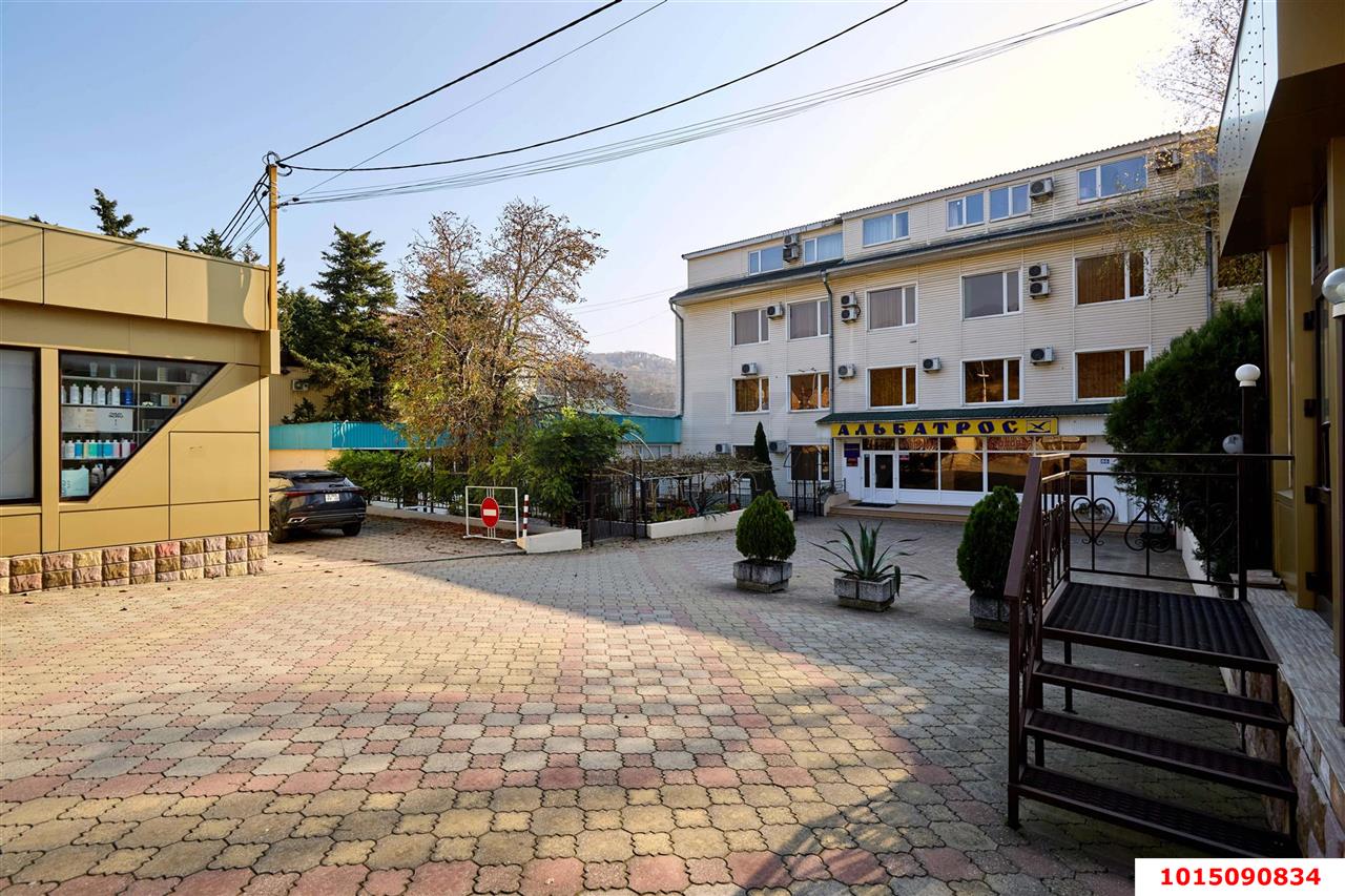 Фото №2: Готовый бизнес 1932 м² - Новомихайловский, Лесной, ул. Мира, 86